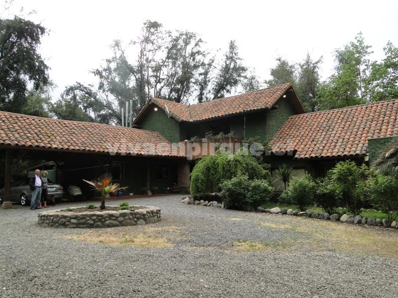 Sólida Casa en Condominio.